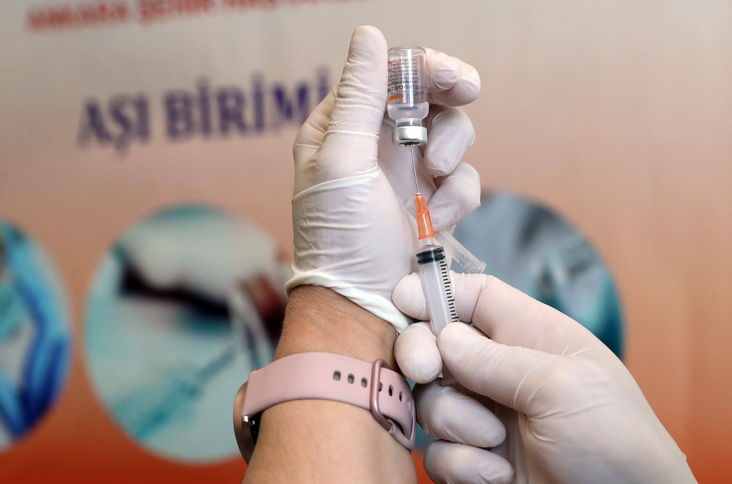 Le deuxième lot de vaccins COVID-19 fabriqués en Chine arrive en Turquie